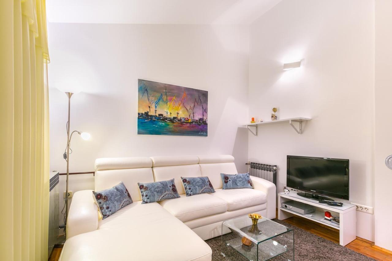 Lily Apartment Medulin Exterior photo